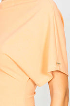 Abito scollo asimmetrico elegante per ogni occasione