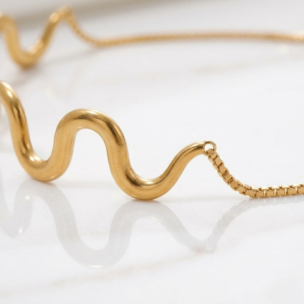 Mila Choker
