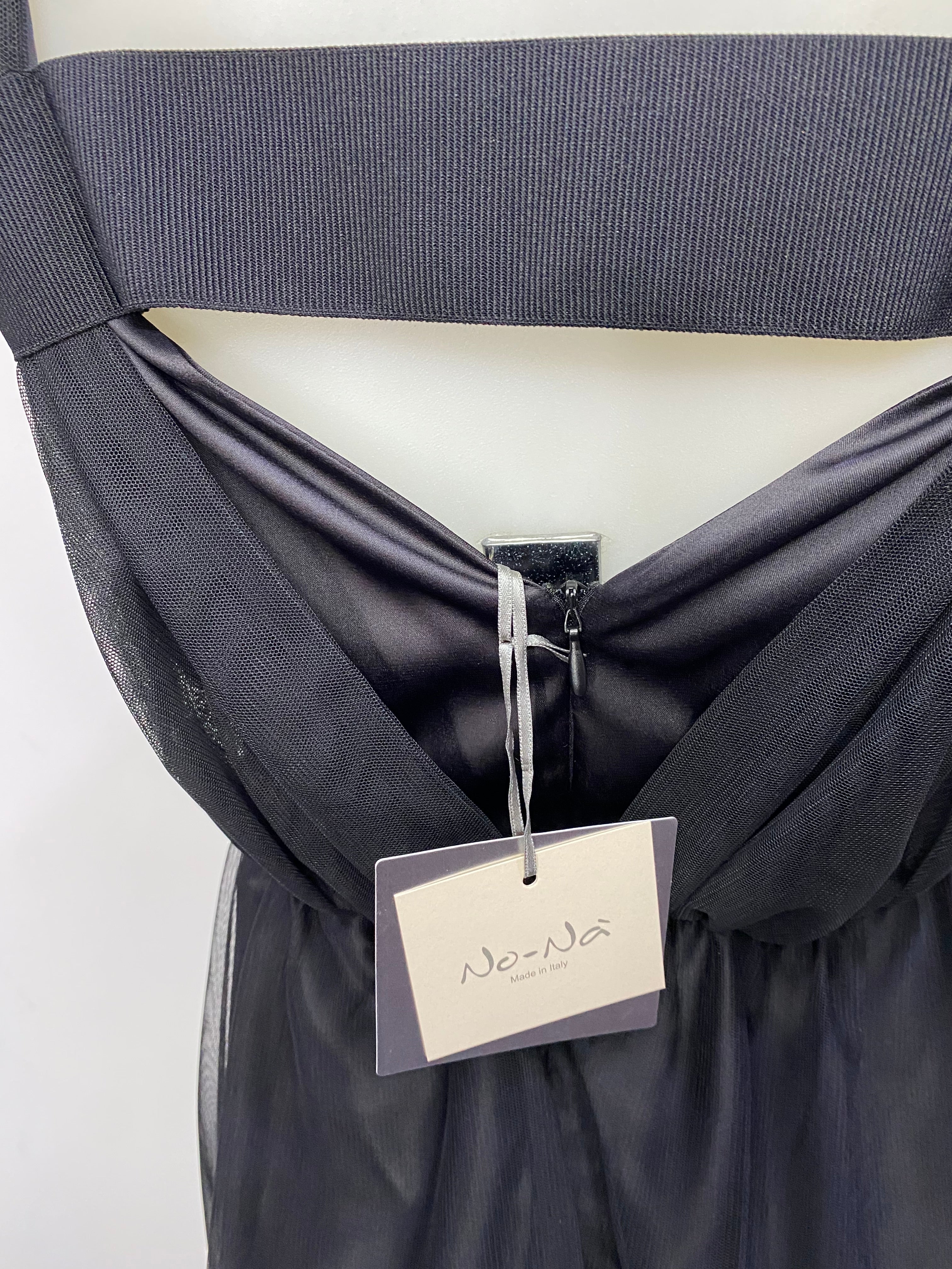 Abito tulle e raso No-nà: Eleganza e Stile Unici