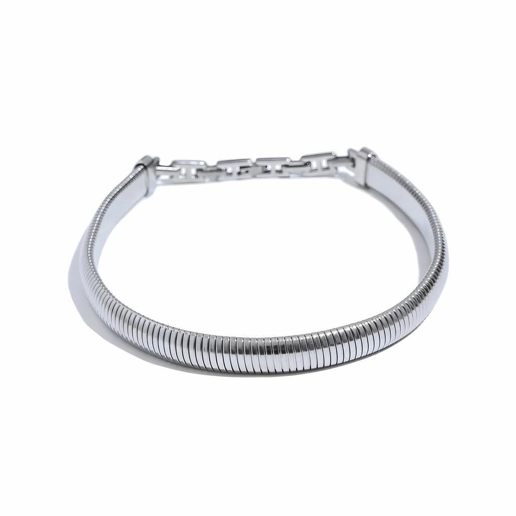 Almond Choker