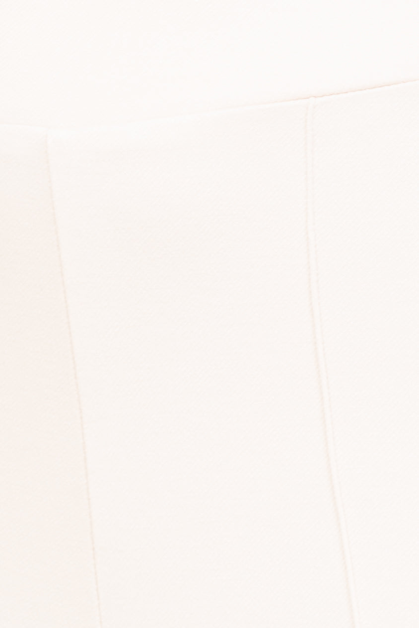 Taillier con cintura elegante per ogni occasione